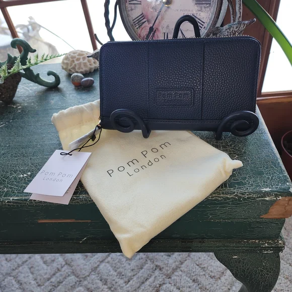 Pom Pom London Black Clutch Wristlet - Picture 13 of 14